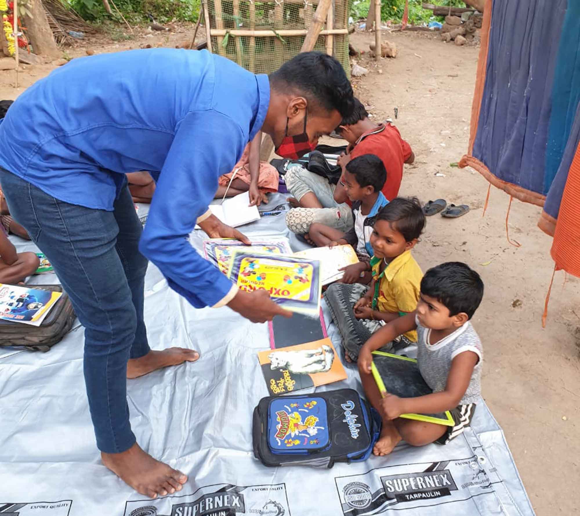 Sanyukt team supporting the community during the pandemic